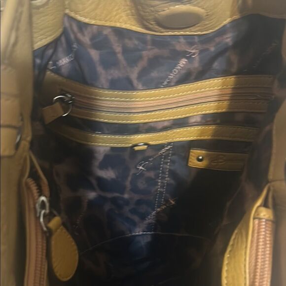 B makowski Elegant mustard yellow  Leather Tote Bag - Picture 8 of 16